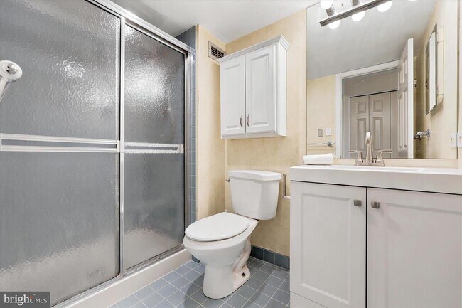 Building Photo - 21328 Valley Forge Cir