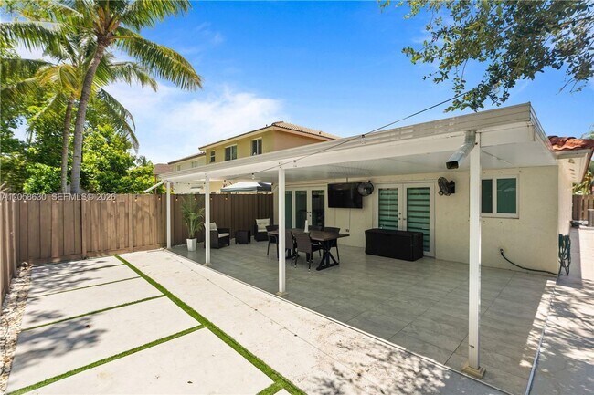 Building Photo - 8842 SW 215th Ln