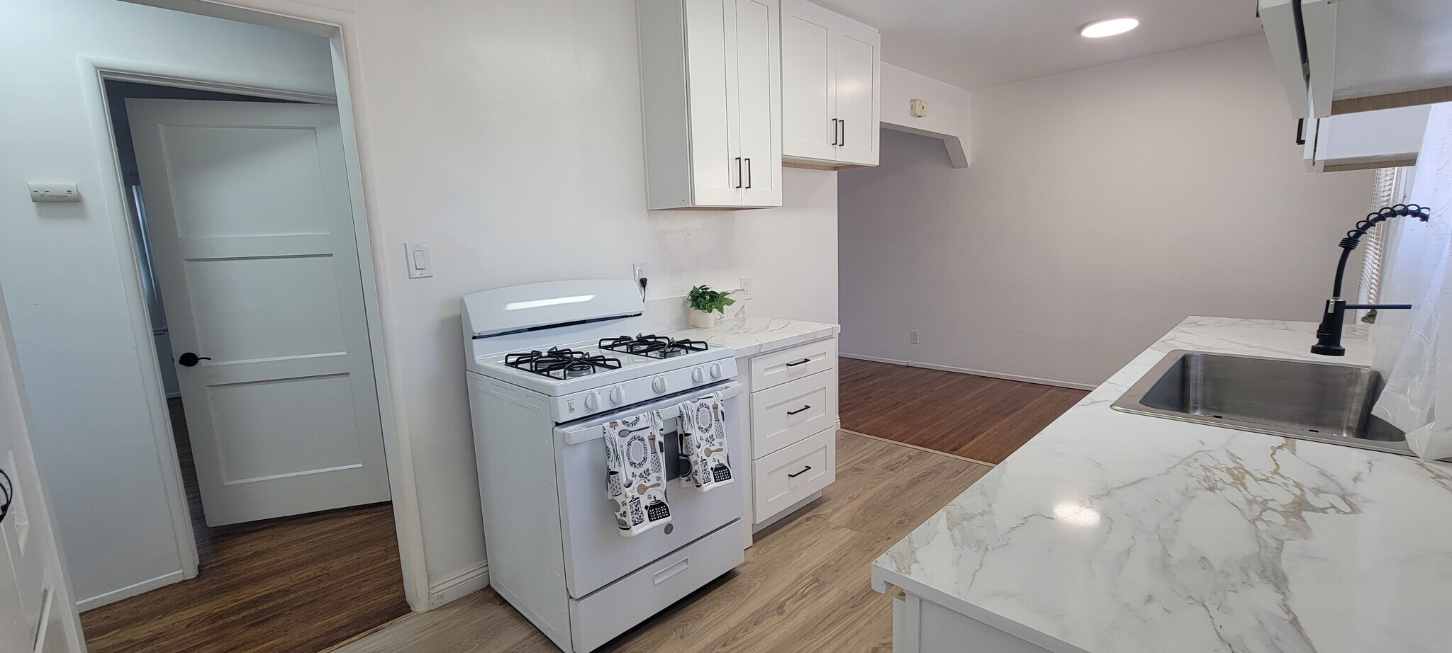 Building Photo - 16911 Glenetta Way