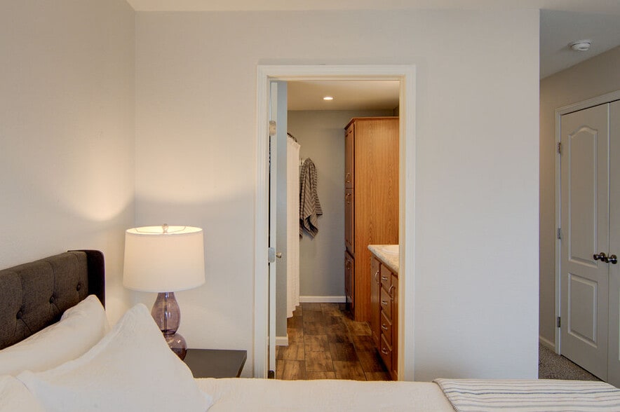 Building Photo - 120 Barnwood Cir