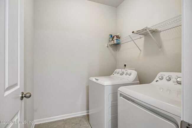 Building Photo - 3061 Alpin Dr