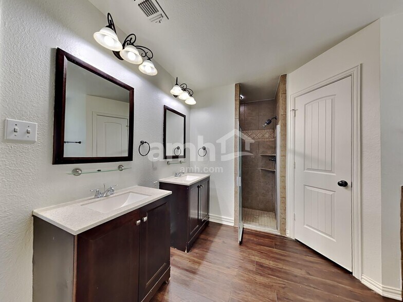 Building Photo - 101 Westend Ln