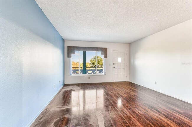 Building Photo - 2455 Finlandia Ln