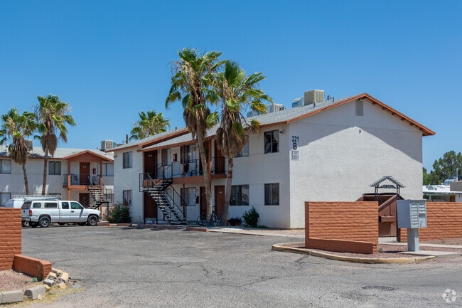 Building Photo - Villa Vaquero Apartments