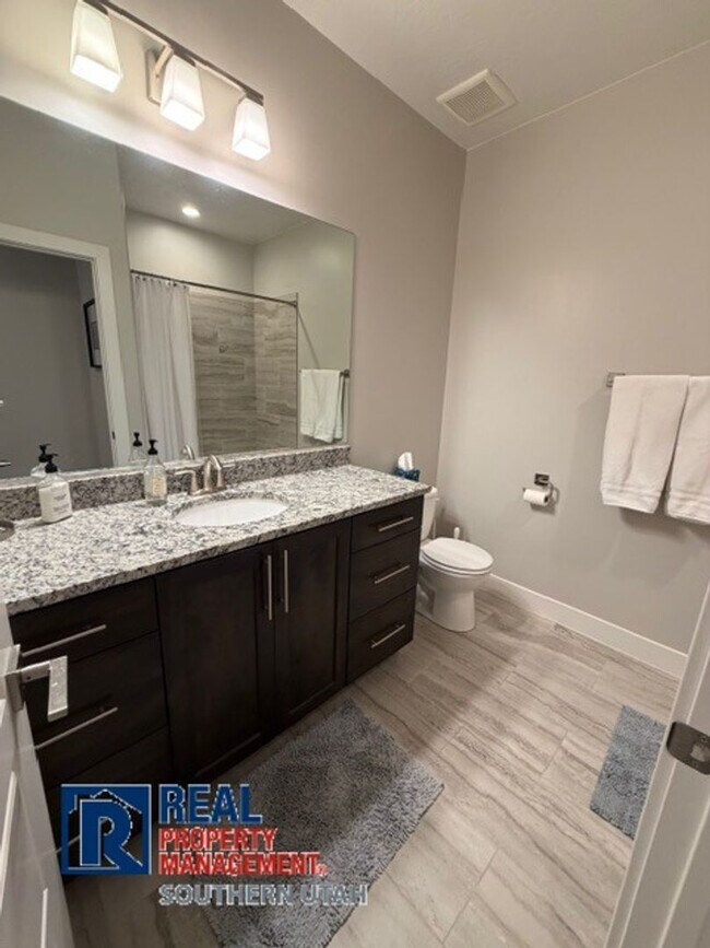 Building Photo - Beautiful Santa Clara Home