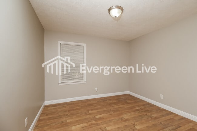 Building Photo - 224 Thomason St