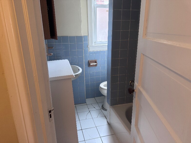 Building Photo - 2xx Widener St