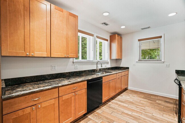 Building Photo - 7712 Dolly Dr