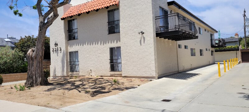 Building Photo - 2213 Voorhees Ave