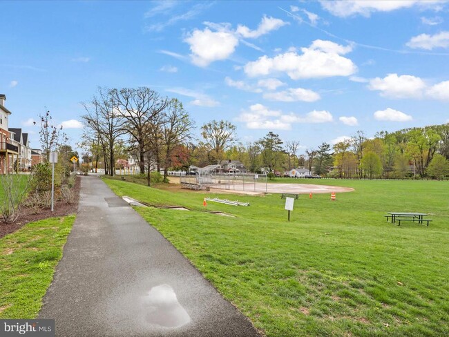 Building Photo - 10755 Fairgrounds Dr
