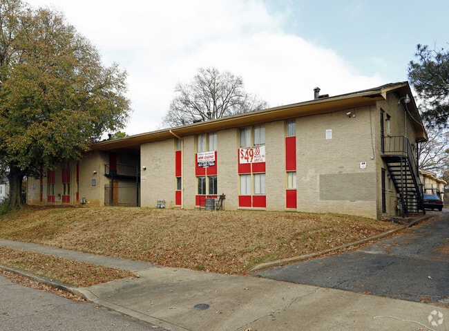 Primary Photo - Hilltop Apartments