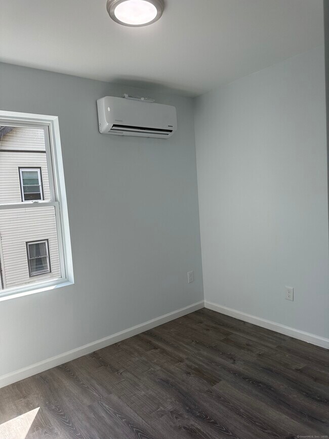 Building Photo - 86 West St