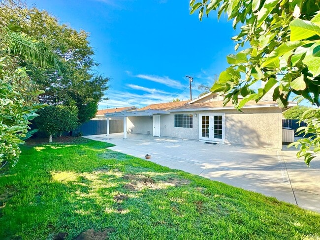 Building Photo - Beautiful, Single-Story, Updated, Private ...