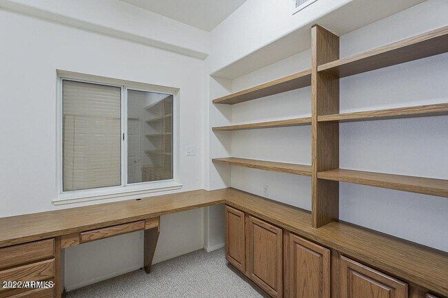 Building Photo - 15185 W Vía Manana