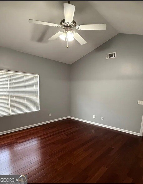 Building Photo - 5054 Lower Elm St