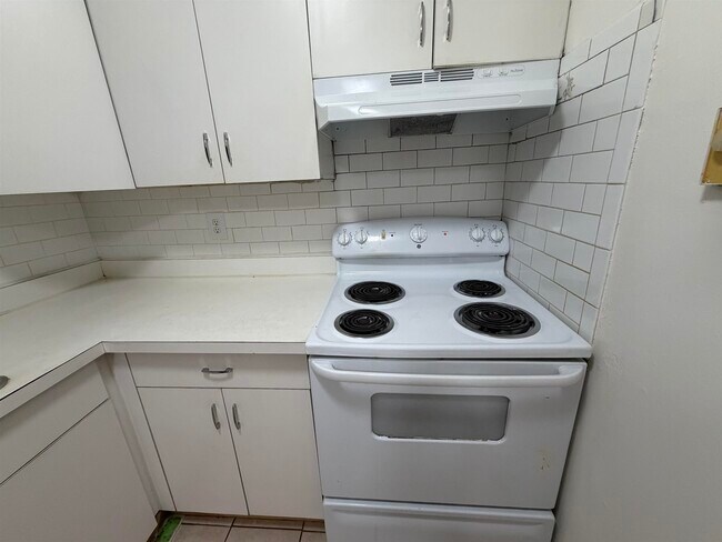 Building Photo - 81 70th St