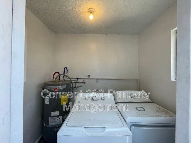 Building Photo - 4158 E Wilton St