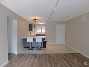 Building Photo - Amazing deal!! Tall Pines Condo