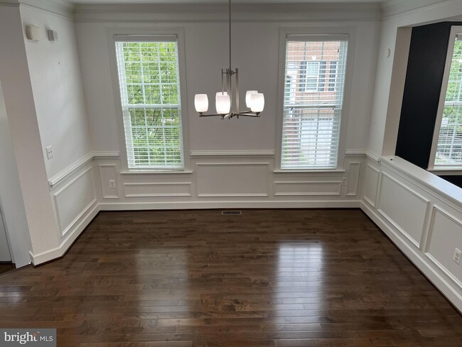 Building Photo - 4092 Sutherland Pl