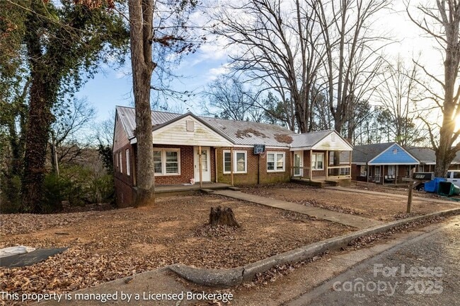 Building Photo - 757 S 5th St