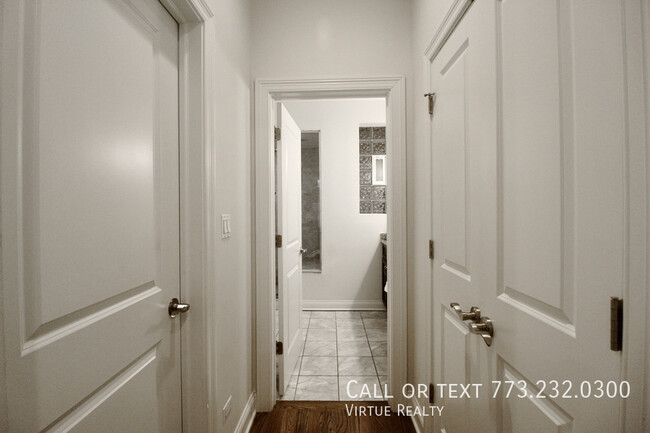 Building Photo - Fulton Market Condo-Quality 3 bedroom 2 ba...