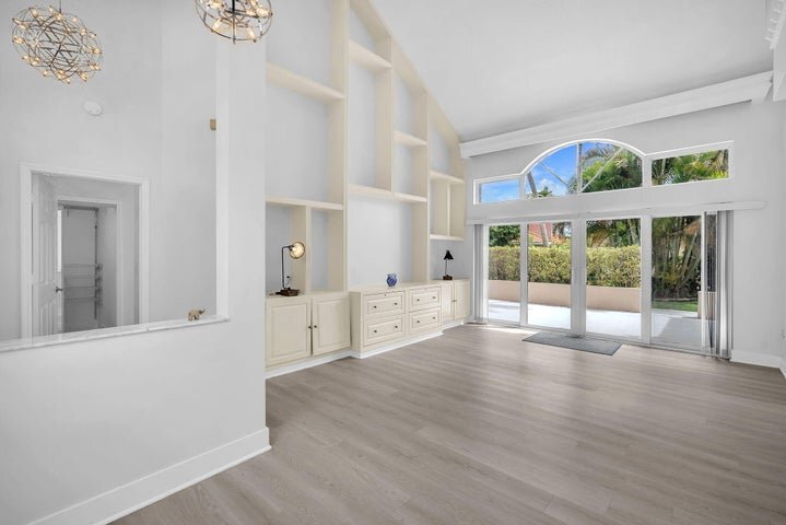 Building Photo - 1343 Lake Breeze Dr
