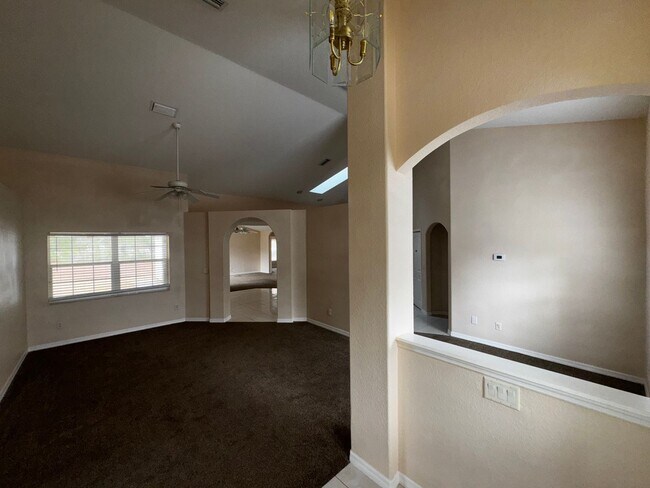 Building Photo - 10330 SW 54th Ct
