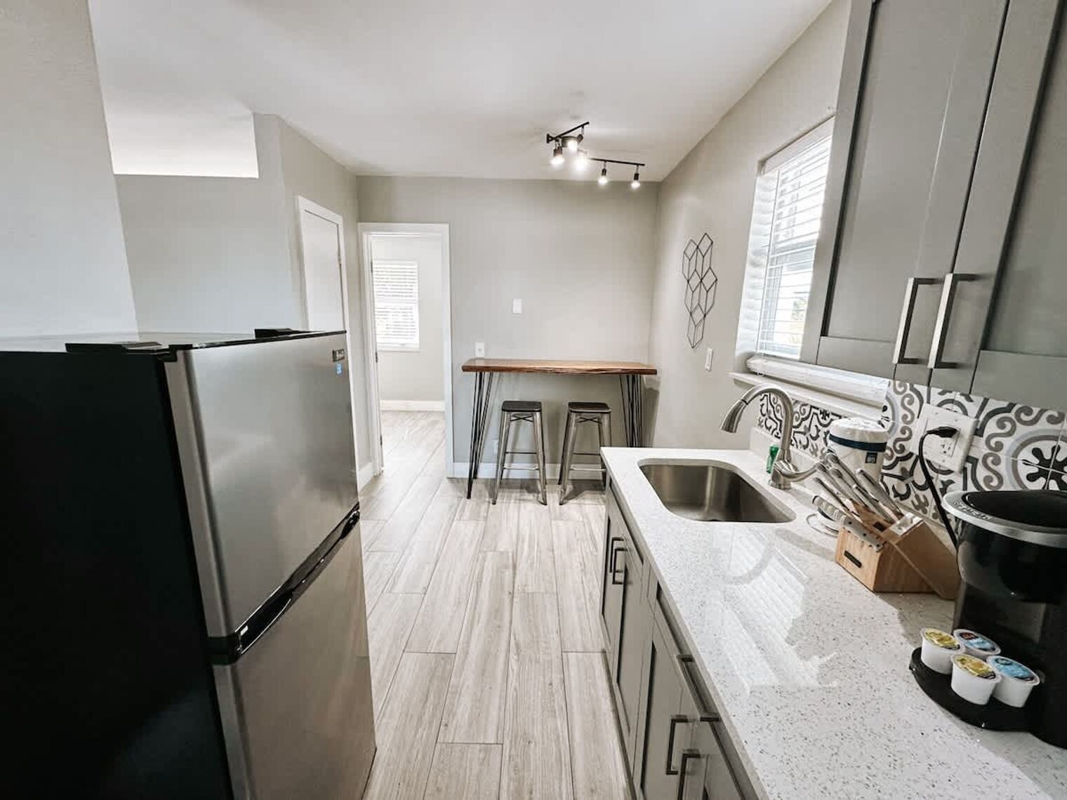 Building Photo - 50 Davie Blvd