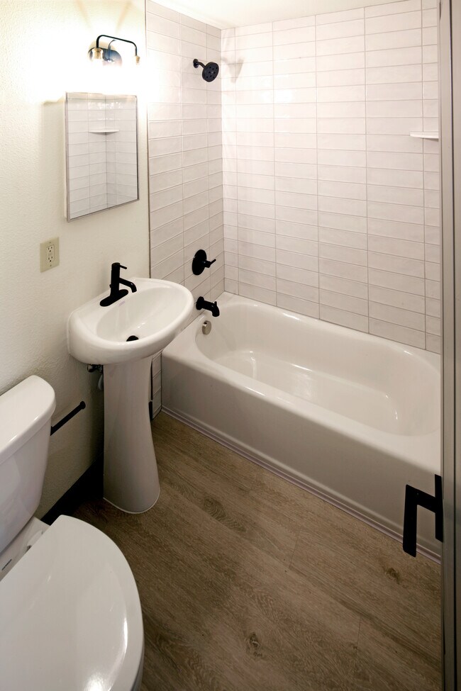 Bathroom - 970 North St