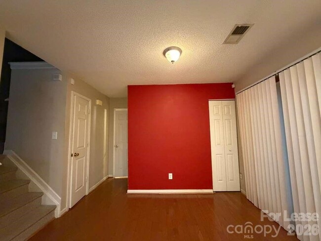 Building Photo - 6007 Cougar Ln