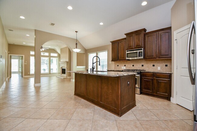 Building Photo - 26115 Serenity Oaks Dr