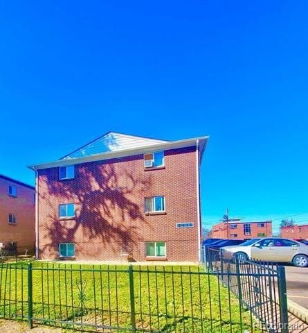 Building Photo - 1437 N Moline St