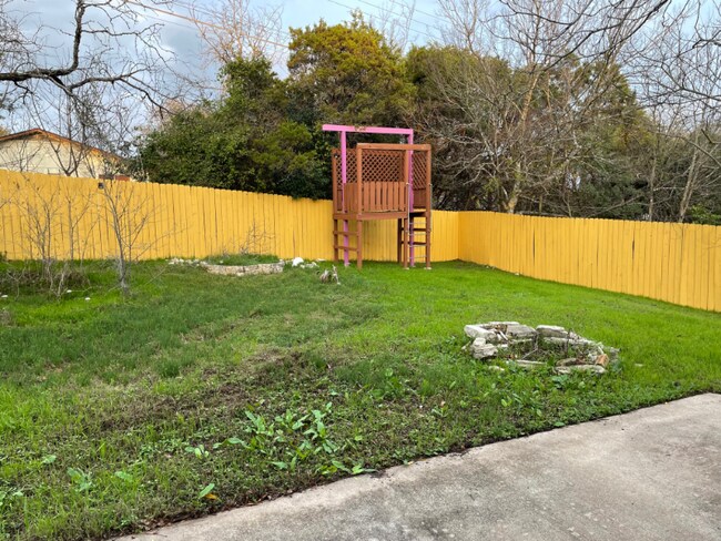 Building Photo - 8100 Red Willow Dr
