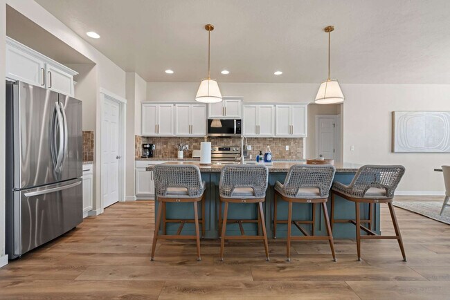 Building Photo - 3173 S Mystic Seaport Ave