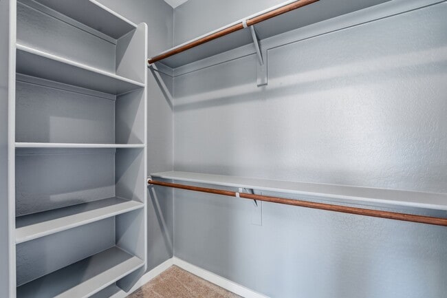 Building Photo - ** Like new Luxurious Modern townhome with 2 Master Suits in Warner Meadows**