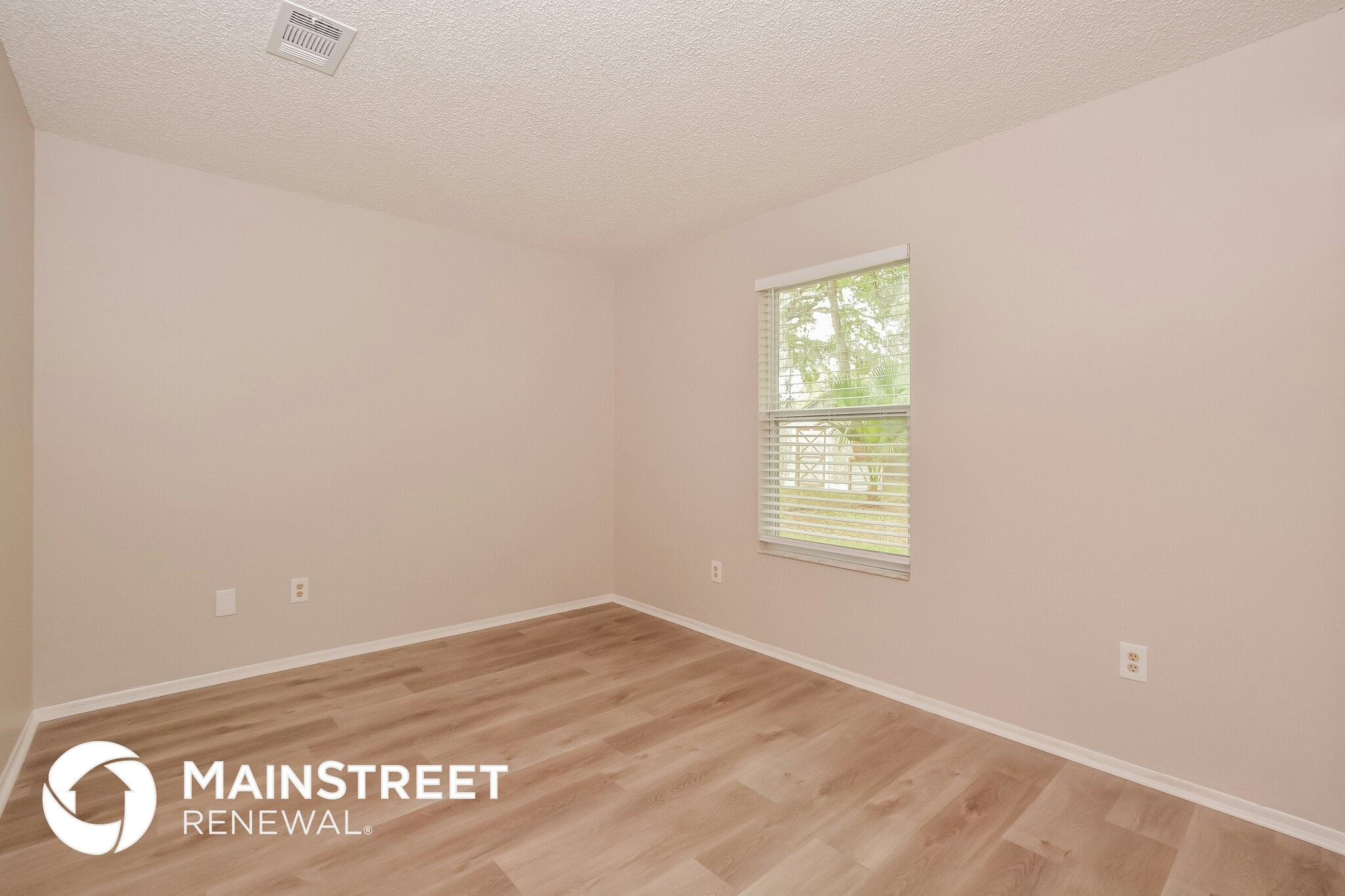 Building Photo - 7355 Darien Rd