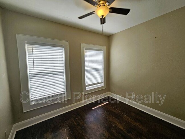 Building Photo - 209 S Westland Ave