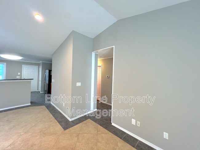 Building Photo - 10957 Dry Stone Dr