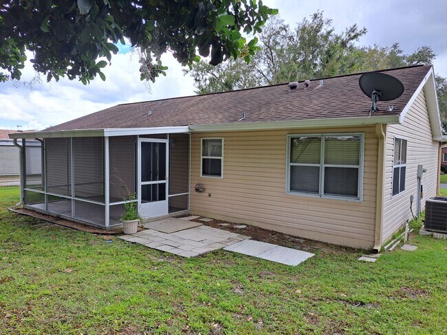 Building Photo - Golf Course Views in The Villages
