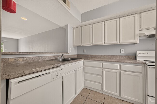 Building Photo - 12656 Windsor Village Dr