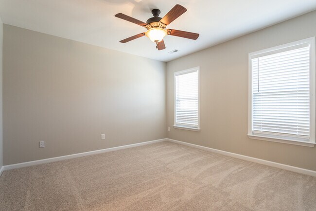 Building Photo - Spacious Wake Forest Town Home For Rent