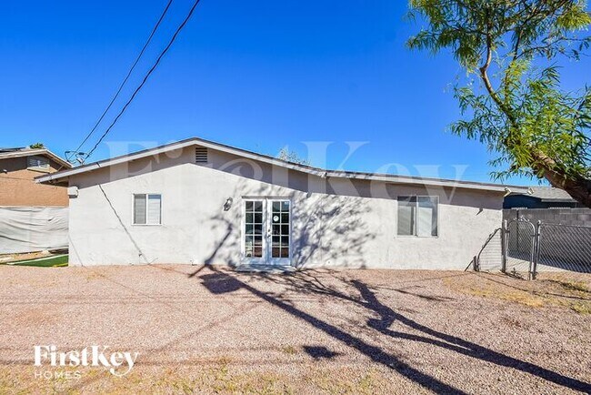 Building Photo - 1217 Bluff Ave