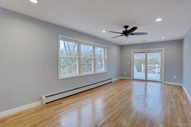 Building Photo - 6 Hemlock Ln