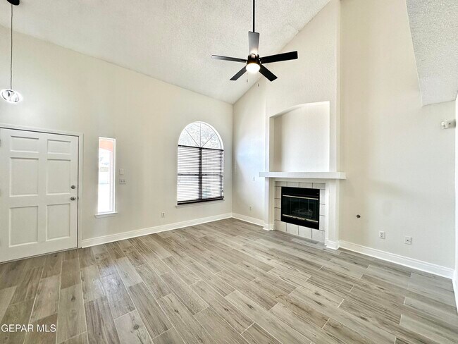 Building Photo - 12277 Red Sun Dr