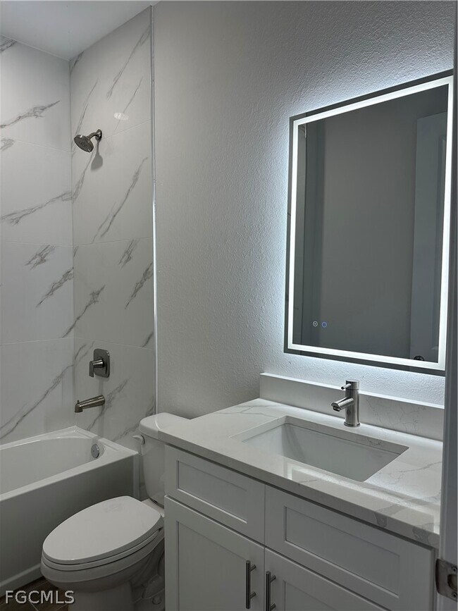 Building Photo - 2329 NW 27th Ave