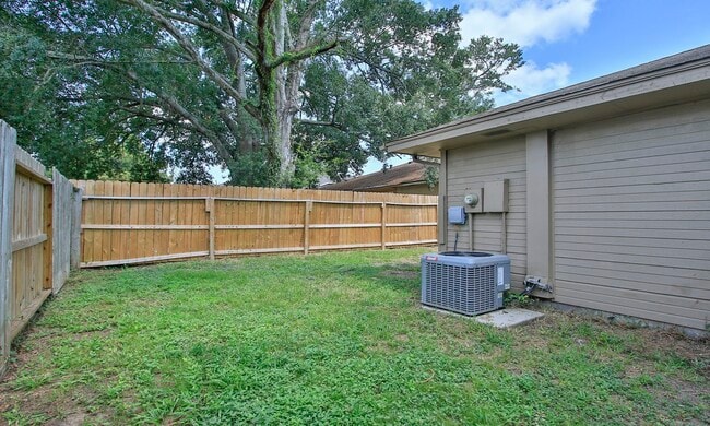 Building Photo - 22317 Tree House Ln