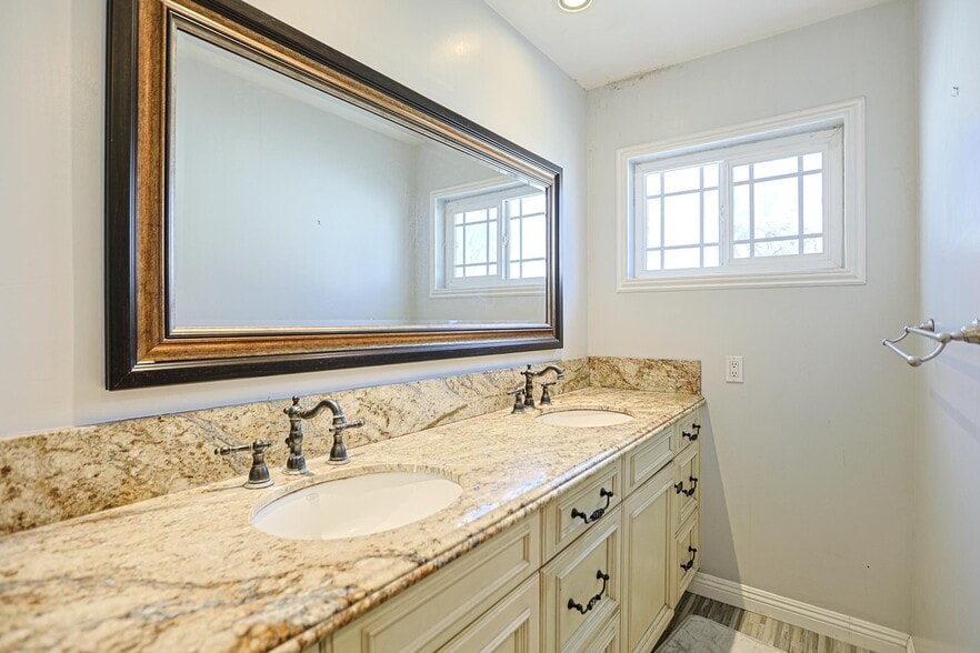 Dual Sink Master Bedroom Bathroom - 313 E 11th St