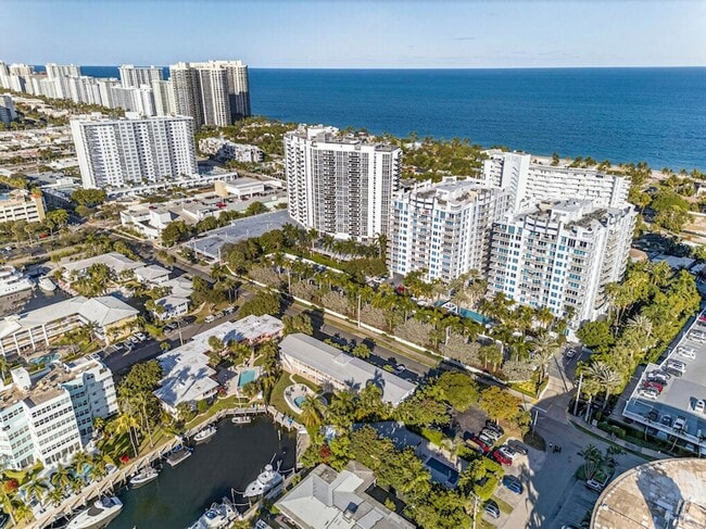 Building Photo - 2815 NE 33rd Ave