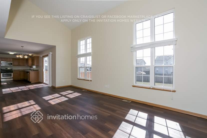 Building Photo - 4747 W Tulip Ave