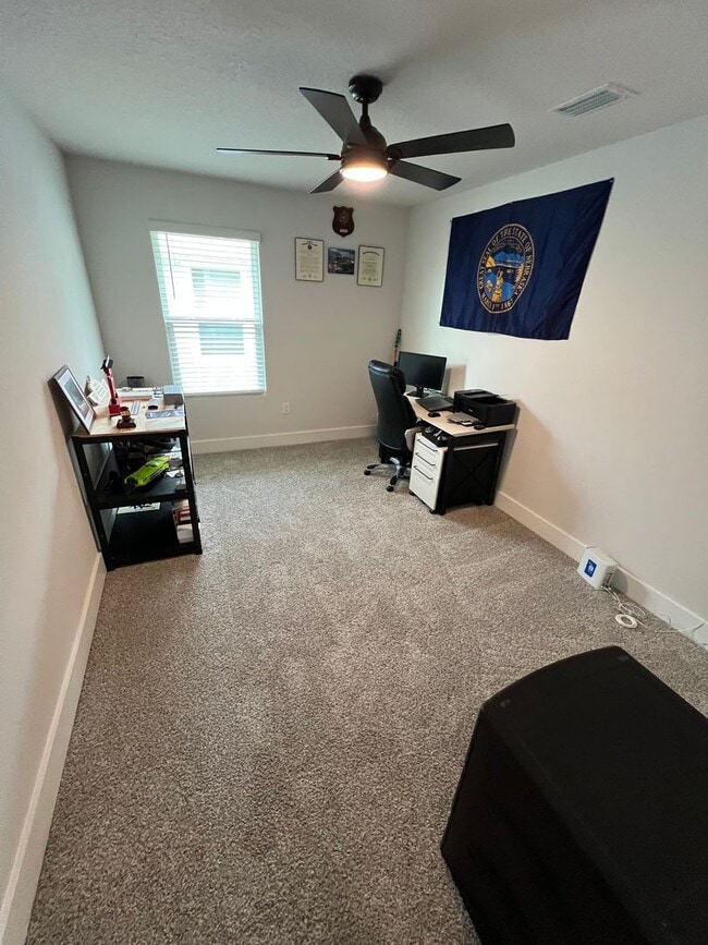 Building Photo - Beautiful 3 Bedroom, 2 Bath Pace Home avai...